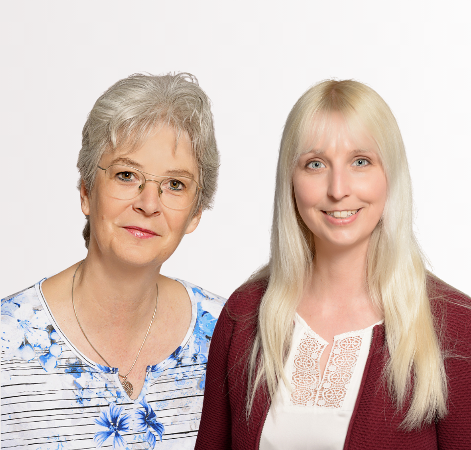 Dagmar Dewald, Diplom-Sozialpädagogin, und Angela Herrmann, Diplom-Sozialarbeiterin und -pädagogin